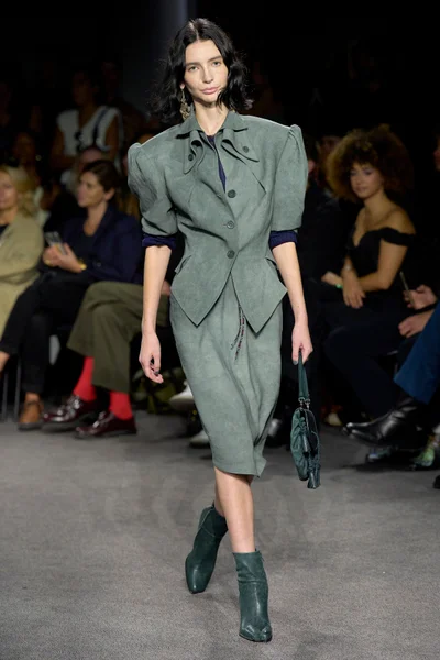 Look 15